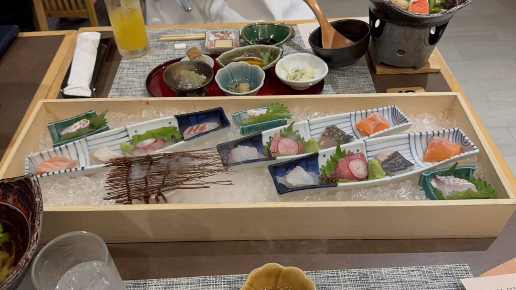 名物?の赤沢玉手箱!お刺身盛り合わせ